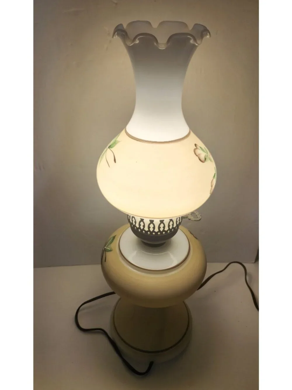 Tiered Vintage GWTW Glass Lamp Mid-Century Milk Glass Gone With the Wind